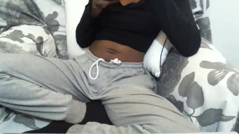 Snapshot of _bunny_b chatting on 02/20/25, 10:59 I will be back soon  online show from 02/20/25, 10:59