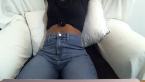 Snapshot of _bunny_b chatting on 03/10/25, 10:04 I will be back soon  online show from 03/10/25, 10:04