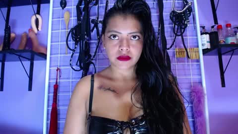Snapshot of _candy_bdsm_ chatting on 04/11/26, 11:36 Bella online show from 04/11/26, 11:36