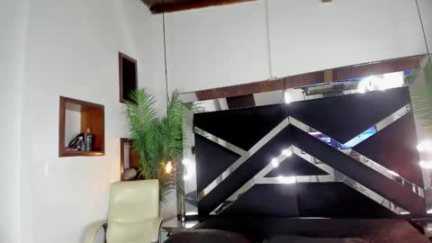 Candy online show from 11/06/25, 06:09