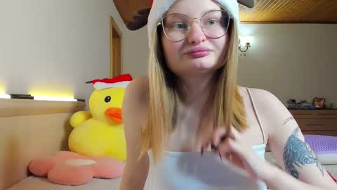 _capybara0_0 online show from 12/19/25, 02:24