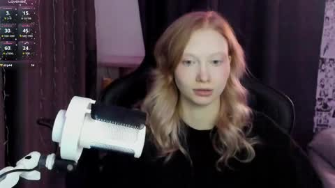 Snapshot of _caramel_milk_ chatting on 02/17/25, 03:53 Merlizz online show from 02/17/25, 03:53