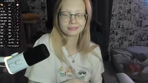Snapshot of _caramel_milk_ chatting on 10/09/25, 02:09 Merlizz online show from 10/09/25, 02:09