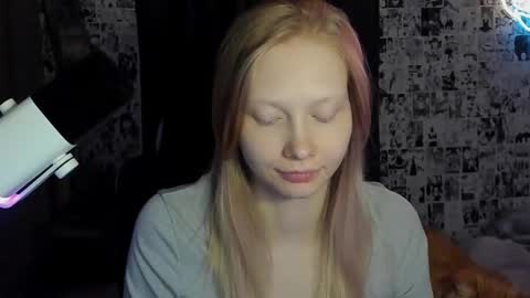 Snapshot of _caramel_milk_ chatting on 12/04/25, 02:54 Merlizz online show from 12/04/25, 02:54