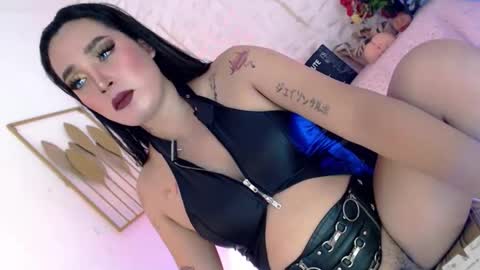 Caroline online show from 02/08/26, 06:17