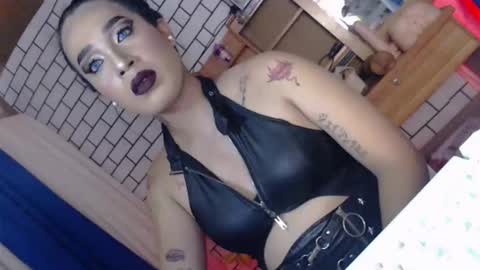 Caroline online show from 04/08/26, 07:52