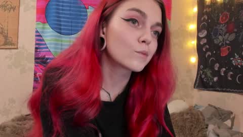 Snapshot of _caroline_coy chatting on 12/08/24, 01:58 Caroline online show from 12/08/24, 01:58