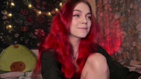 Snapshot of _caroline_coy chatting on 12/21/24, 11:33 Caroline online show from 12/21/24, 11:33