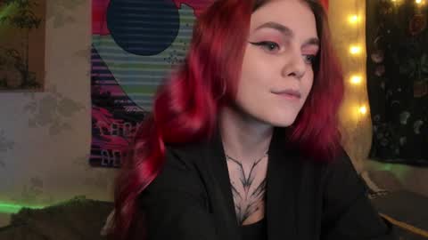 Snapshot of _caroline_coy chatting on 01/05/25, 01:47 Caroline online show from 01/05/25, 01:47
