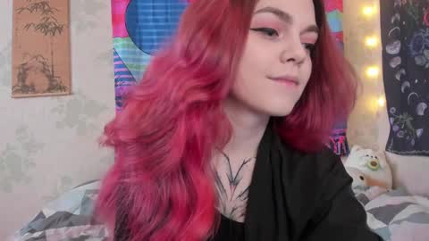 Snapshot of _caroline_coy chatting on 03/07/25, 11:51 Caroline online show from 03/07/25, 11:51