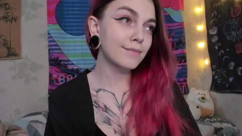 Snapshot of _caroline_coy chatting on 03/07/25, 02:56 Caroline online show from 03/07/25, 02:56