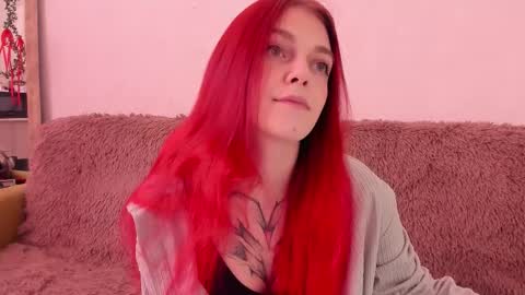 Snapshot of _caroline_coy chatting on 09/23/25, 11:24 Caroline online show from 09/23/25, 11:24