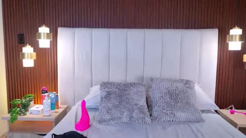 Snapshot of _cate_ chatting on 02/20/26, 08:42 _cate_ online show from 02/20/26, 08:42