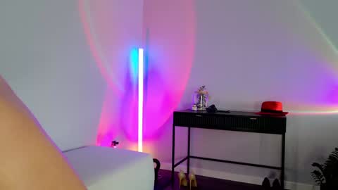 Snapshot of _cava_ chatting on 01/13/25, 11:30 Carol  online show from 01/13/25, 11:30