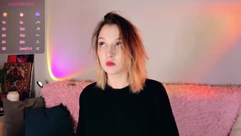 Christina Chris online show from 12/01/25, 05:34