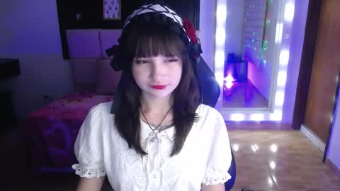 _charlotte_collins_ online show from 11/28/25, 02:42