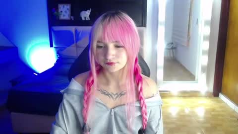 _charlotte_collins_ online show from 06/17/26, 03:46