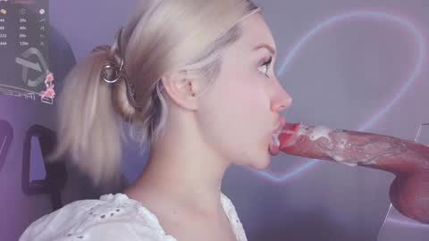 Angelina online show from 12/11/24, 04:20