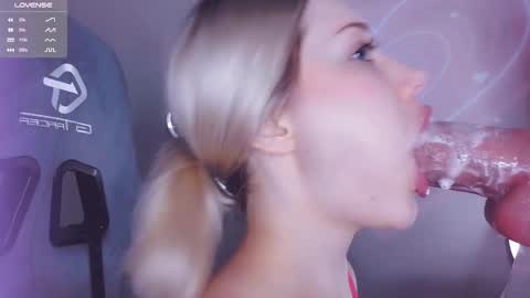 Snapshot of _chatur_babe chatting on 12/04/25, 05:43 Angelina online show from 12/04/25, 05:43