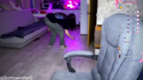 _chloe_miller_ online show from 02/03/25, 10:43