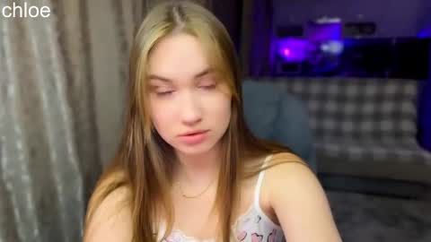 Snapshot of _chloe_miller_ chatting on 10/14/25, 06:20 _chloe_miller_ online show from 10/14/25, 06:20