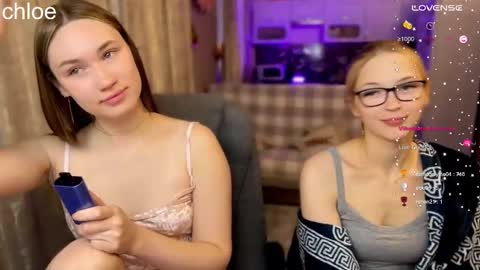 Snapshot of _chloe_miller_ chatting on 11/06/25, 05:08 _chloe_miller_ online show from 11/06/25, 05:08