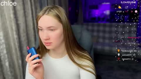 Snapshot of _chloe_miller_ chatting on 11/06/25, 08:32 _chloe_miller_ online show from 11/06/25, 08:32