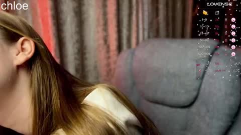 Snapshot of _chloe_miller_ chatting on 11/23/25, 10:20 _chloe_miller_ online show from 11/23/25, 10:20