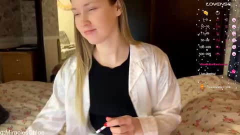 Snapshot of _chloe_miller_ chatting on 12/21/25, 04:25 _chloe_miller_ online show from 12/21/25, 04:25