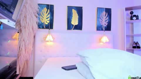 Snapshot of _cinnamon_star chatting on 09/19/25, 12:28 _cinnamon_star online show from 09/19/25, 12:28