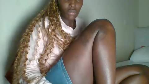 Snapshot of _clara01 chatting on 01/29/25, 12:13 clara online show from 01/29/25, 12:13