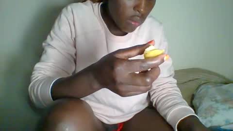 Snapshot of _clara01 chatting on 02/07/25, 11:23 clara online show from 02/07/25, 11:23