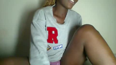 Snapshot of _clara01 chatting on 02/22/25, 01:35 clara online show from 02/22/25, 01:35