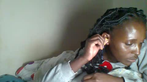 Snapshot of _clara01 chatting on 03/06/25, 10:41 clara online show from 03/06/25, 10:41