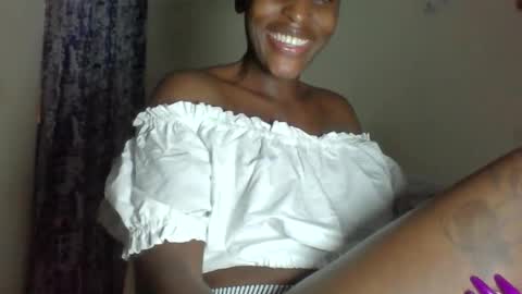 Snapshot of _clara01 chatting on 06/11/26, 05:49 clara online show from 06/11/26, 05:49