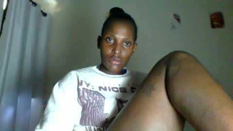 Snapshot of _clara01 chatting on 07/18/26, 06:39 clara online show from 07/18/26, 06:39