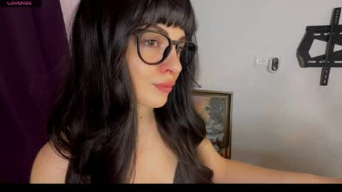 Snapshot of _comefeelme_ chatting on 04/29/26, 03:21 D online show from 04/29/26, 03:21