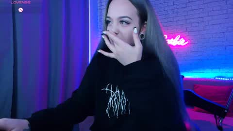 Nica online show from 12/08/24, 08:09