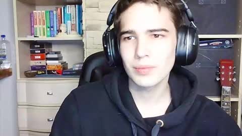 Snapshot of _crise_next_door_ chatting on 10/01/25, 05:41 _crise_next_door_ online show from 10/01/25, 05:41