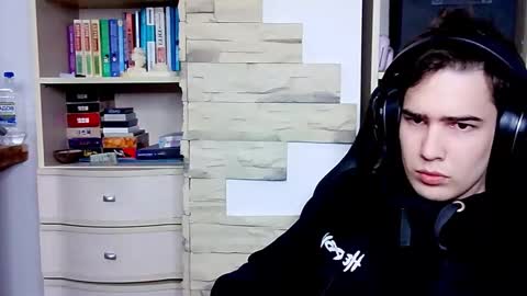 Snapshot of _crise_next_door_ chatting on 10/06/25, 02:58 _crise_next_door_ online show from 10/06/25, 02:58