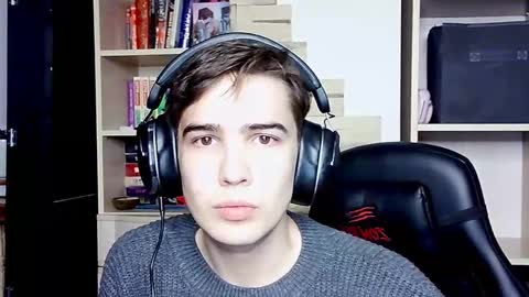 Snapshot of _crise_next_door_ chatting on 10/16/25, 03:13 _crise_next_door_ online show from 10/16/25, 03:13