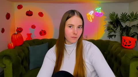 Erika online show from 11/12/25, 02:06