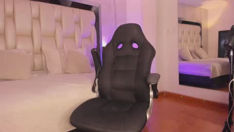     online show from 10/29/25, 07:59