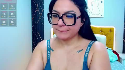 Snapshot of _curvy_mature_ chatting on 02/03/26, 05:51 _curvy_mature_ online show from 02/03/26, 05:51