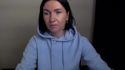 Snapshot of _cutie_and_shy_ chatting on 10/24/25, 06:21 _cutie_and_shy_ online show from 10/24/25, 06:21