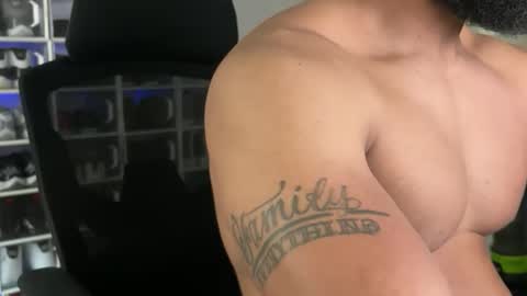 Snapshot of _da_d1ck_ chatting on 12/03/25, 07:01 Da d1ck online show from 12/03/25, 07:01