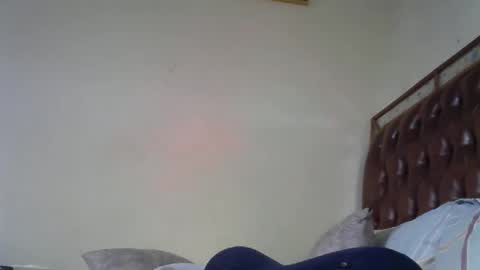 lily online show from 10/31/25, 08:37