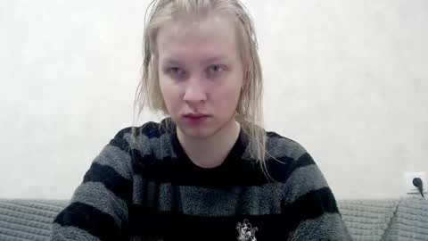 Snapshot of _dash_ chatting on 11/17/25, 04:13 Tony online show from 11/17/25, 04:13