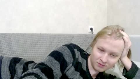 Snapshot of _dash_ chatting on 11/18/25, 05:28 Tony online show from 11/18/25, 05:28