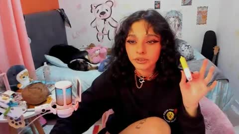 Snapshot of _dayanne_ chatting on 10/01/25, 03:01 Pao online show from 10/01/25, 03:01
